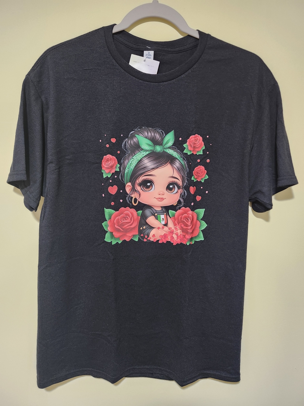 Cute Latina Girl Graphic T-Shirt Size M